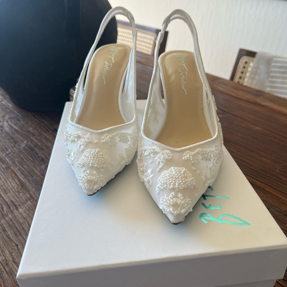 BRAND NEW: Betsey Johnson Nikki Heels
